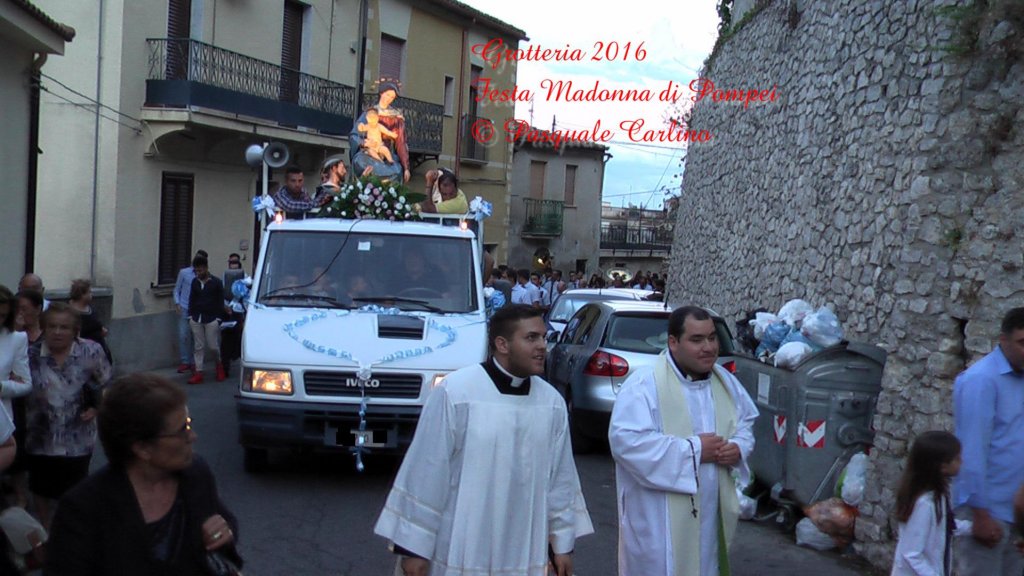 madonnadelrosariogrotteria201660.jpg